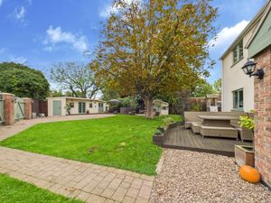 Gardens- click for photo gallery